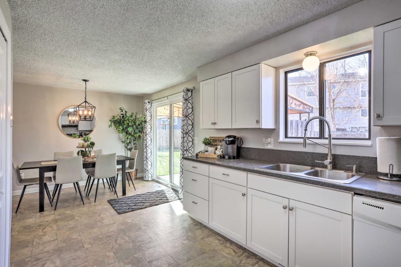Duplex With Private Yard 3 Mi To Downtown Loveland! Eksteriør bilde